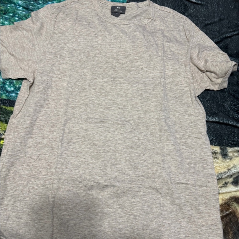 H&M Light Gray Short Sleeve Tee